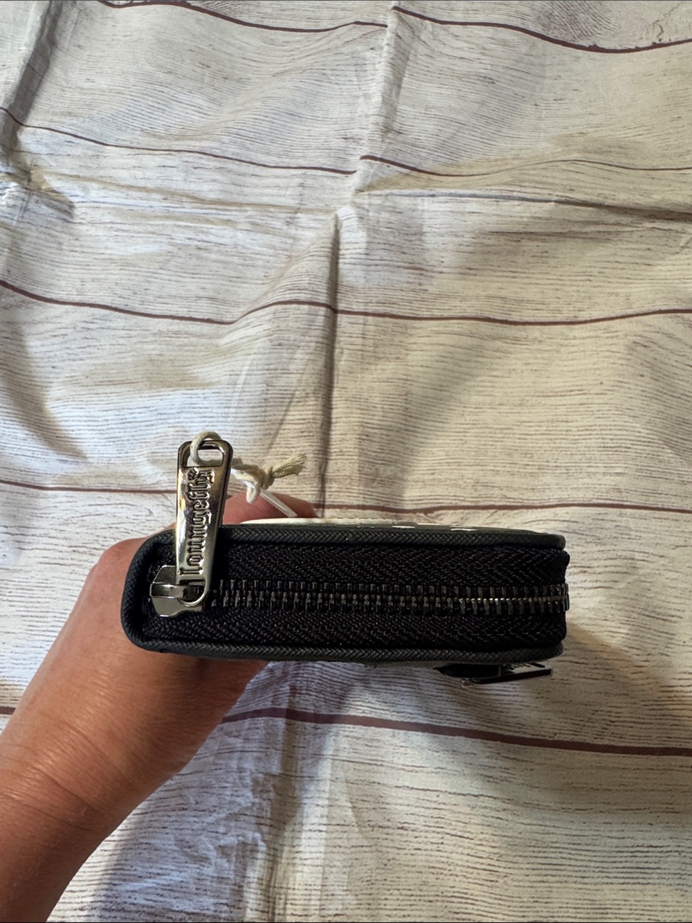 NWT Disney Parks Loungefly Wallet - Minnie Mouse With Polka Dots - Picture 9 of 15
